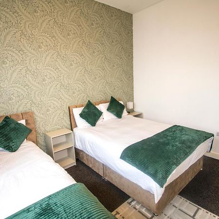 Ideal For Groups - 2 Bedroom Apartment - Free Parking, Transit Links, Close To Stadiums Manchester Dış mekan fotoğraf