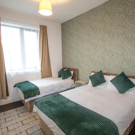 Ideal For Groups - 2 Bedroom Apartment - Free Parking, Transit Links, Close To Stadiums Manchester Dış mekan fotoğraf