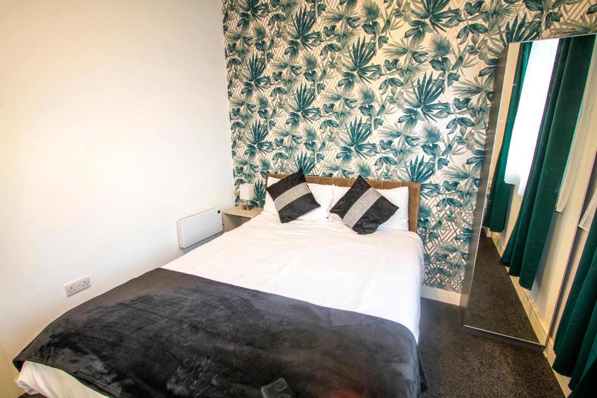 Ideal For Groups - 2 Bedroom Apartment - Free Parking, Transit Links, Close To Stadiums Manchester Dış mekan fotoğraf